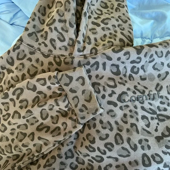 COMFRT “Panther” hoodie & straight leg sweat pants set. - Picture 3 of 5